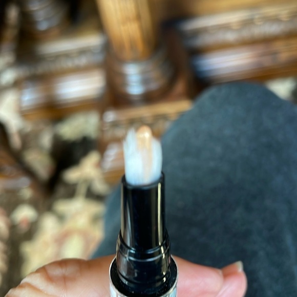 🌟🛍️HOST PICK🛍️🌟7 Piece High End Makeup Products - Picture 7 of 12